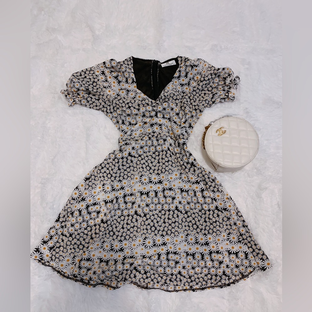 NEW White Daisy Summer Dress